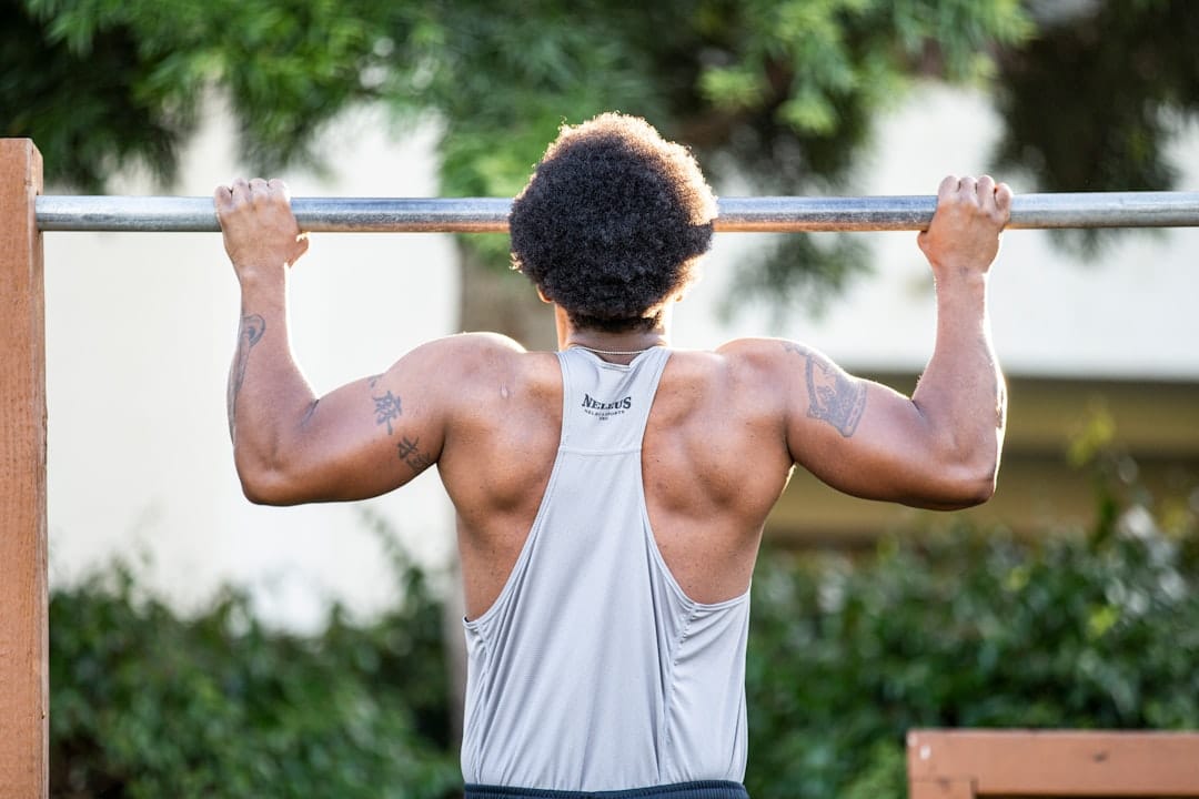 Illustration : Traction : muscles sollicités selon la largeur de prise